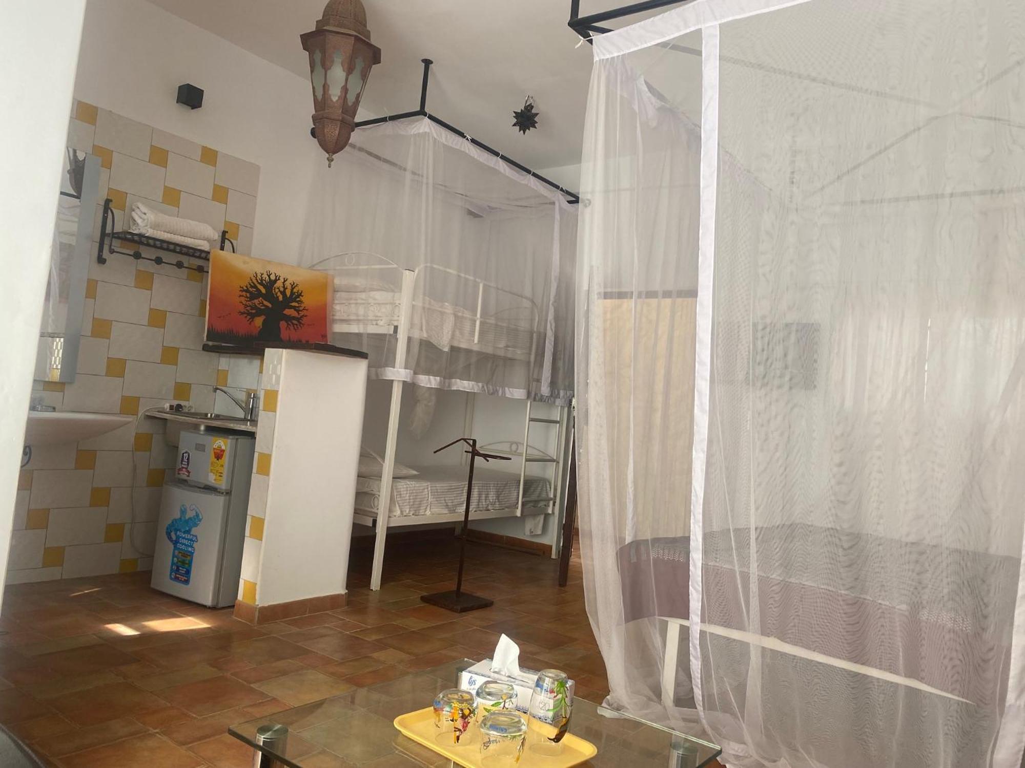 Hotel Le Clos Des Papillons Saly Portudal Kültér fotó