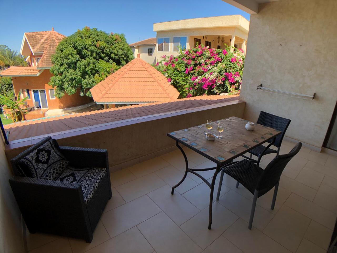 Hotel Le Clos Des Papillons Saly Portudal Kültér fotó